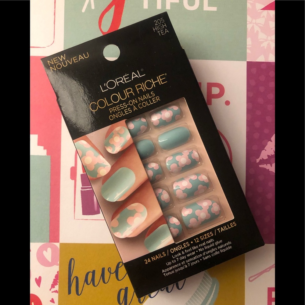Press-On Nails by L’Oréal #205 in High Tea (false nails) Florals